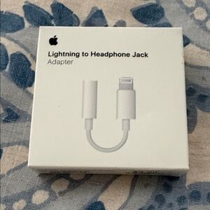 Apple Lightning to Headphone Jack Adapter - White